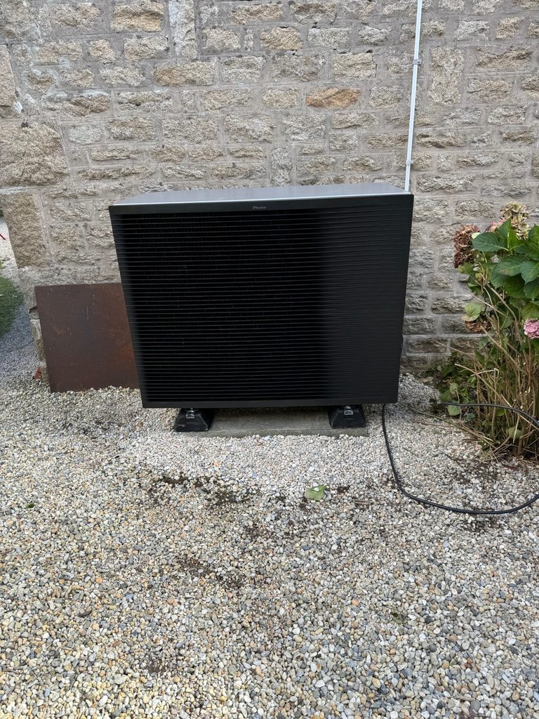 VOTRE CONFORT THERMIQUE Pompe à chaleur, climatisation et solutions thermodynamique à Saint-Malo et le Pays Malouin instal 2